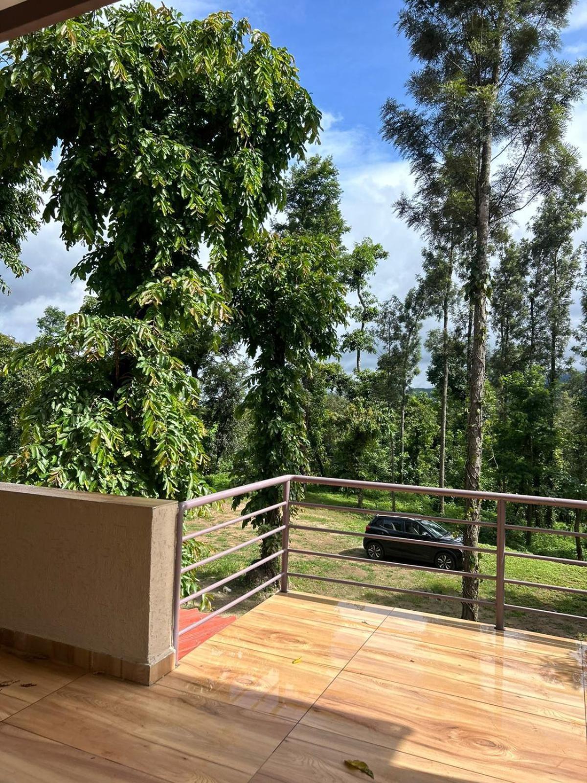 Farm stay Robasta Tropica Form - With Private Waterfalls *